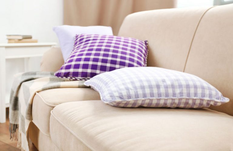 nettoyer un canape en tissu - astuces