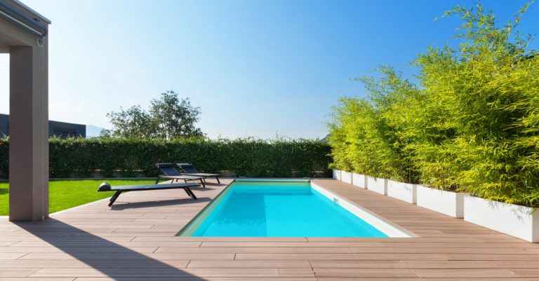 Bien préparer sa piscine avant de la mettre en eau pour l’été : les 7 astuces indispensables